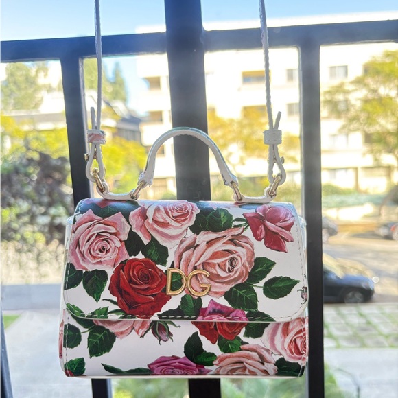 Dolce & Gabbana Bambino Floral Crossbody Bag with Gold Accents - Picture 3 of 10